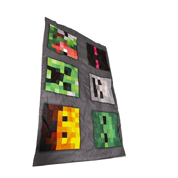 Minecraft Standard Pillowcase - Fun Design for Kids Bedroom - Picture 1 of 3